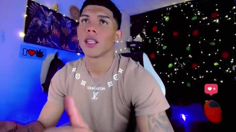 Snapshot of damian_latinxxx chatting on January 7, 2025, 6:05 am Damian online show from January 7, 2025, 6:05 am
