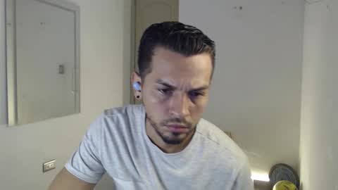 Snapshot of damian_muscle chatting on October 13, 2025, 5:02 pm Damian online show from October 13, 2025, 5:02 pm