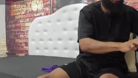 damian_shakur online show from November 29, 2025, 12:19 pm