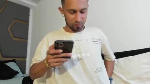 damianlux_ online show from June 16, 2026, 7:49 pm