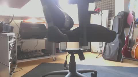 Snapshot of damien_000 chatting on March 4, 2025, 11:08 am Ray online show from March 4, 2025, 11:08 am