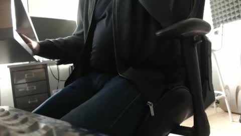 Snapshot of damien_000 chatting on December 4, 2025, 12:25 pm Ray online show from December 4, 2025, 12:25 pm