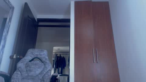 dammuscle online show from December 4, 2025, 2:37 pm