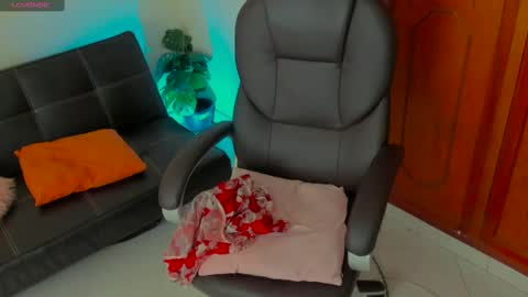 Snapshot of damn_fantasy chatting on February 10, 2025, 6:09 am Kary-- independent model Schedule 0530am-1000am colombian time online show from February 10, 2025, 6:09 am