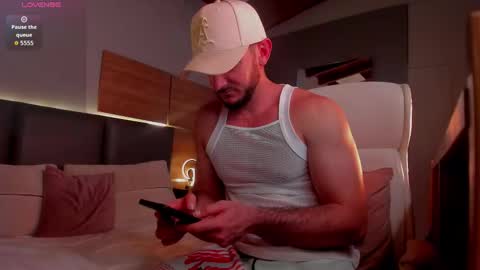 D A M O N online show from November 11, 2025, 5:13 pm