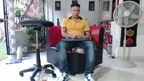 damyan_2003 online show from December 2, 2024, 9:06 pm