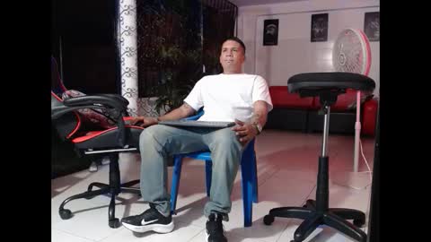 damyan_2003 online show from January 10, 2025, 12:49 am