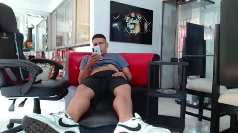 damyan_2003 online show from October 6, 2025, 5:10 pm