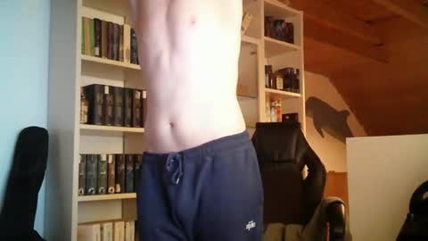 Snapshot of dan_snow24 chatting on November 26, 2025, 6:09 pm Dan Snow online show from November 26, 2025, 6:09 pm