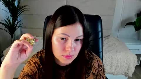 Dana Dom online show from November 24, 2025, 7:30 am