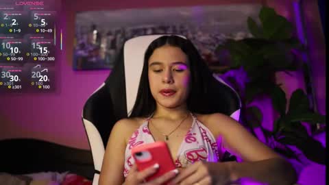 danaa_rouse online show from December 3, 2025, 11:58 pm