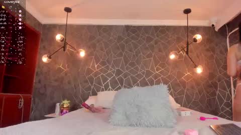    online show from September 9, 2025, 8:19 pm