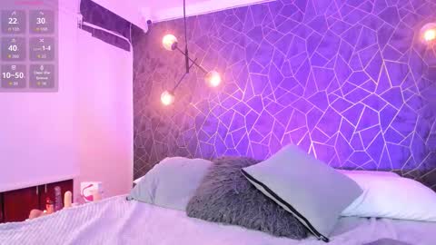    online show from November 13, 2025, 9:25 pm