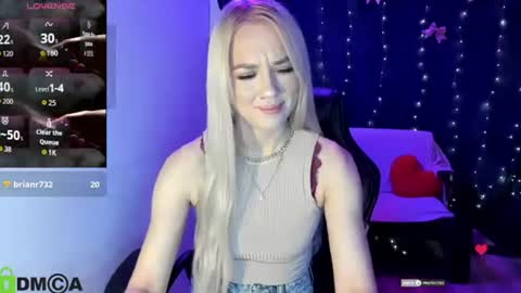 Snapshot of dances_queen chatting on June 24, 2026, 7:07 am dances_queen online show from June 24, 2026, 7:07 am