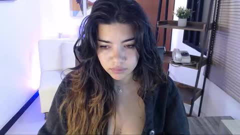 Veronica online show from October 7, 2025, 10:56 am