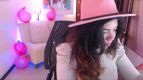 Veronica online show from October 21, 2025, 11:44 am