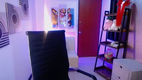 Veronica online show from July 21, 2026, 12:07 pm