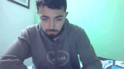 dani3l9905 online show from November 30, 2025, 3:54 am