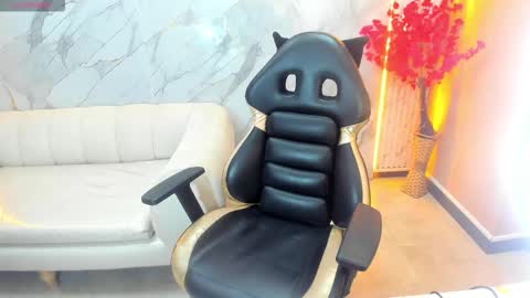 Dani online show from October 14, 2025, 2:51 pm