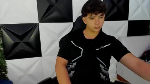 dani_cumboy online show from September 14, 2025, 1:54 pm
