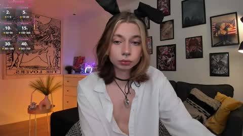 Snapshot of dani_mur chatting on December 20, 2025, 8:27 pm Daniel online show from December 20, 2025, 8:27 pm