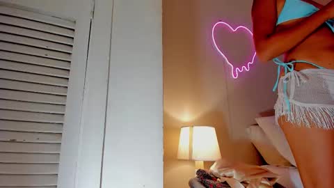 Snapshot of dani_skinny_ chatting on November 4, 2025, 11:42 am Hi I am Dani online show from November 4, 2025, 11:42 am