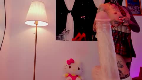 Snapshot of dani_valen chatting on October 1, 2025, 10:05 pm Dani online show from October 1, 2025, 10:05 pm