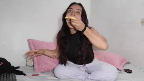 dani_widow online show from December 31, 2024, 3:12 am