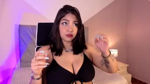 Snapshot of dania22_ chatting on March 31, 2026, 1:33 pm dania22_ online show from March 31, 2026, 1:33 pm