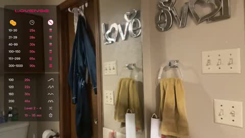 Dani Dragon online show from December 3, 2024, 1:43 pm