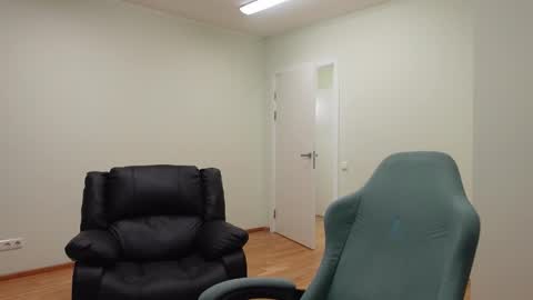 DANIEL SHAWN online show from April 8, 2026, 9:37 pm