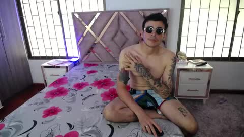 daniel_velez26 online show from May 11, 2026, 6:38 pm