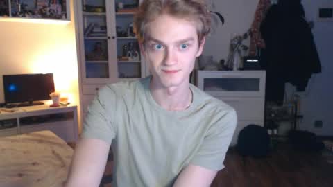 Snapshot of daniel_yumm chatting on April 5, 2026, 11:57 pm Daniel online show from April 5, 2026, 11:57 pm