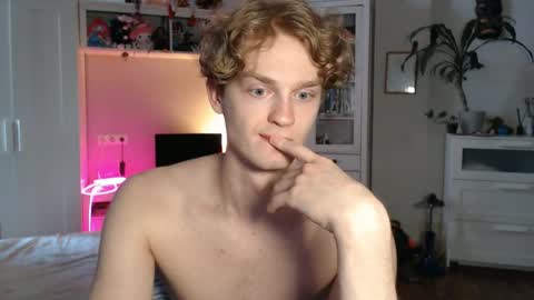 Snapshot of daniel_yumm chatting on May 25, 2026, 10:32 am Daniel online show from May 25, 2026, 10:32 am