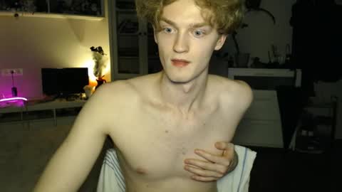 Snapshot of daniel_yumm chatting on June 1, 2026, 4:20 pm Daniel online show from June 1, 2026, 4:20 pm
