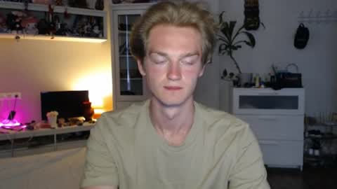 Snapshot of daniel_yumm chatting on July 3, 2026, 4:08 am Daniel online show from July 3, 2026, 4:08 am