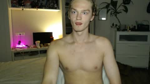 Snapshot of daniel_yumm chatting on July 6, 2026, 8:44 pm Daniel online show from July 6, 2026, 8:44 pm