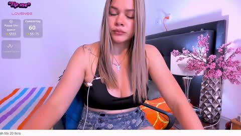 daniela online show from February 26, 2026, 9:36 pm