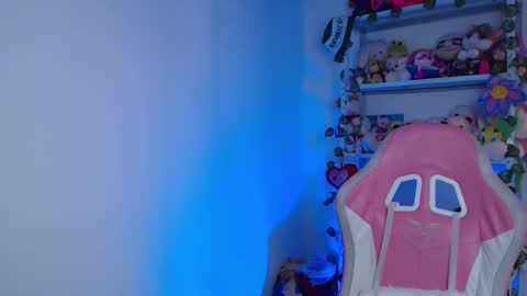 DANIELA online show from November 25, 2025, 4:40 pm