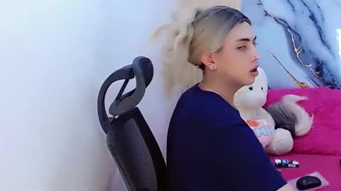 daniela_pink_ online show from February 19, 2026, 8:27 pm