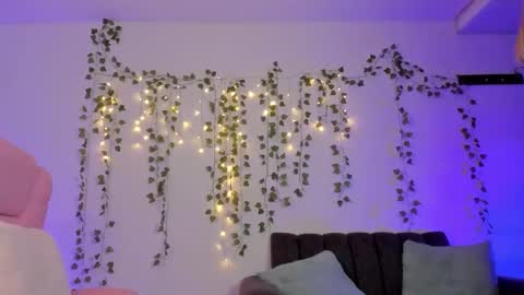 Dani Saenz online show from December 14, 2025, 2:28 am