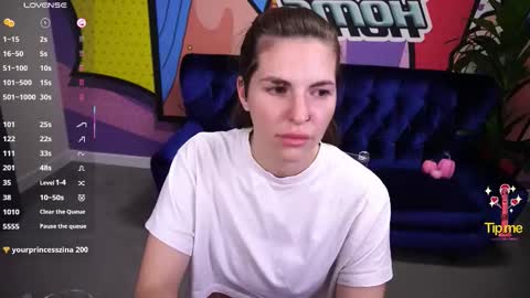 danielareign online show from November 3, 2025, 5:58 pm