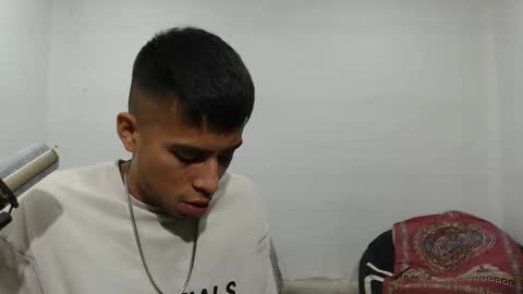 Snapshot of danielitopapii chatting on February 1, 2025, 12:18 am danielitopapii online show from February 1, 2025, 12:18 am
