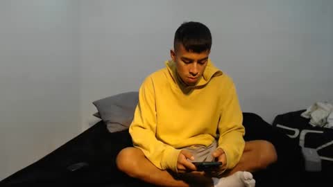 Snapshot of danielitopapii chatting on February 11, 2025, 3:08 pm danielitopapii online show from February 11, 2025, 3:08 pm