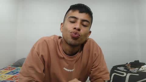Snapshot of danielitopapii chatting on February 13, 2025, 3:03 pm danielitopapii online show from February 13, 2025, 3:03 pm