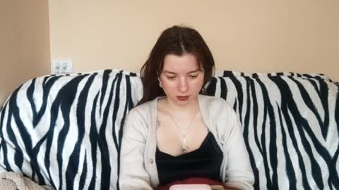 Mia online show from April 6, 2026, 12:50 pm