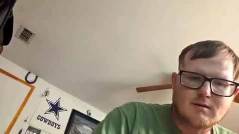 Snapshot of danielp_mod_cb chatting on September 10, 2025, 10:10 pm Daniel    y. online show from September 10, 2025, 10:10 pm