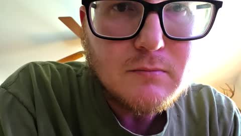 Snapshot of danielp_mod_cb chatting on October 20, 2025, 9:04 pm Daniel    y. online show from October 20, 2025, 9:04 pm