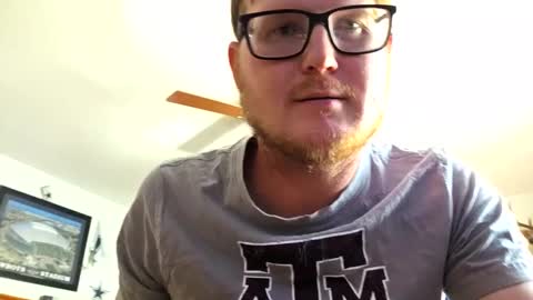 Snapshot of danielp_mod_cb chatting on October 28, 2025, 6:32 pm Daniel    y. online show from October 28, 2025, 6:32 pm