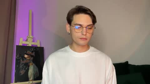 Snapshot of danieltuckerr chatting on October 17, 2025, 5:48 pm danieltuckerr online show from October 17, 2025, 5:48 pm